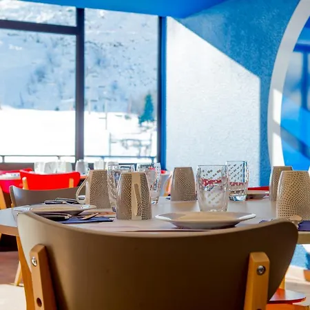 Des 4 Ours Hotel 3*